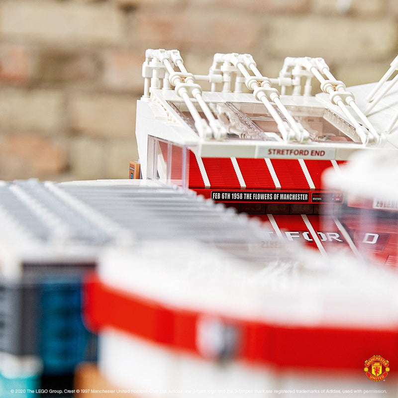 LEGO Manchester United Football Stadium 10272 Creator Expert