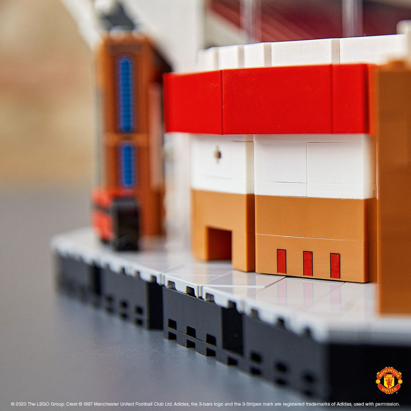 LEGO Manchester United Football Stadium 10272 Creator Expert
