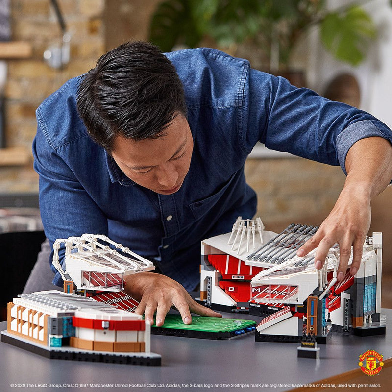 LEGO Manchester United Football Stadium 10272 Creator Expert