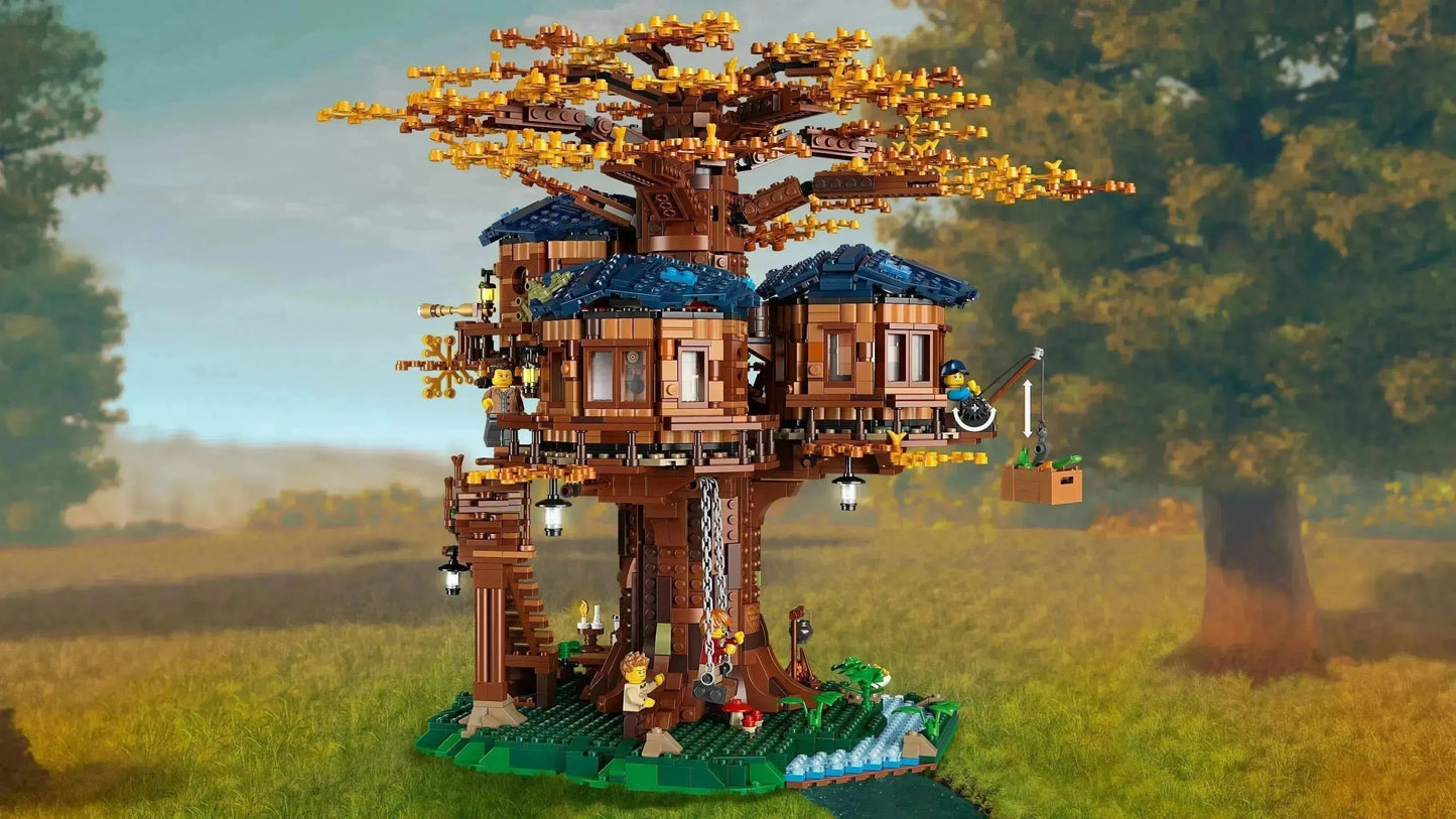 LEGO Boomhuis Boomhut 21318 Ideas (€. 15,00 per week + €. 50,00 borg)