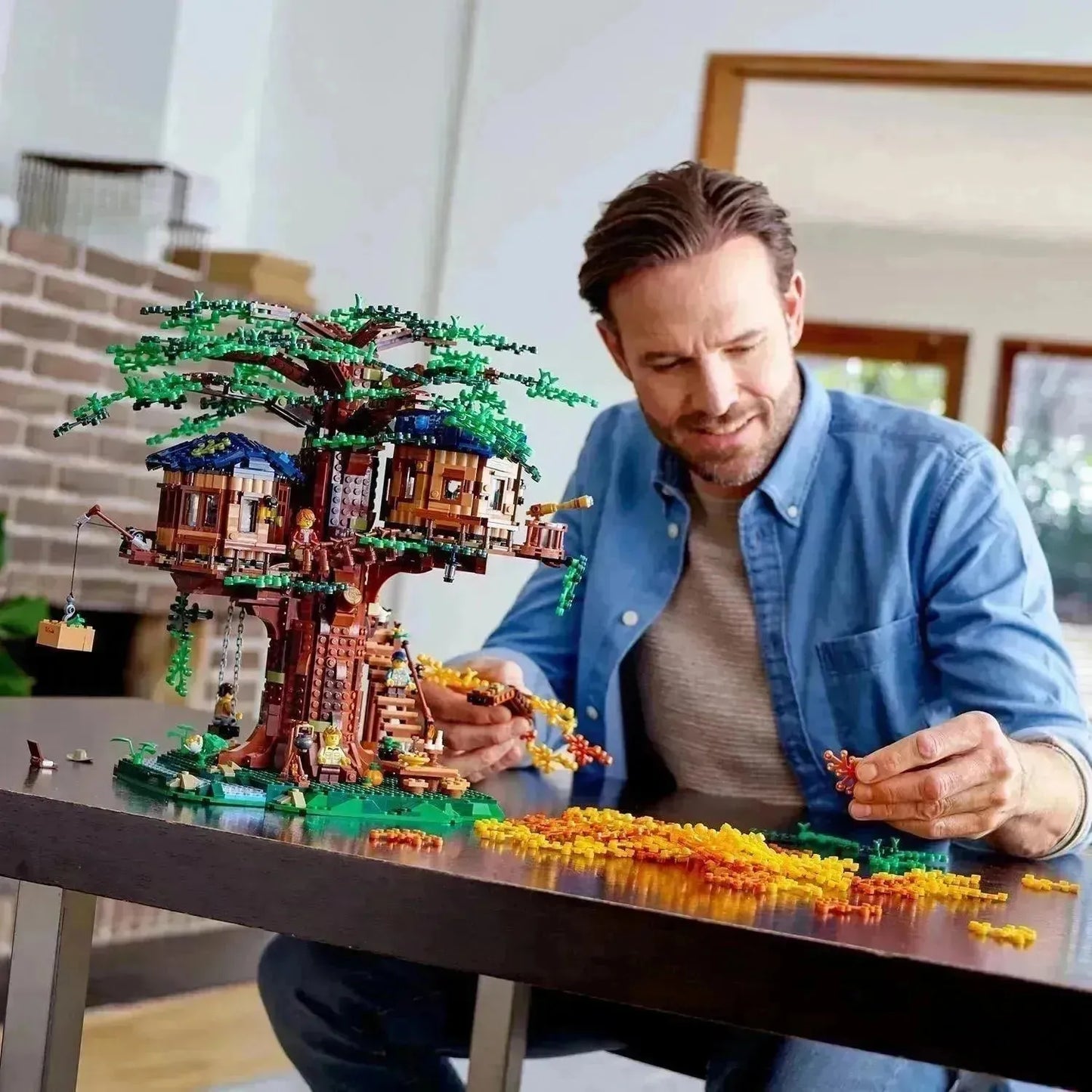 LEGO Boomhuis Boomhut 21318 Ideas (€. 15,00 per week + €. 50,00 borg)