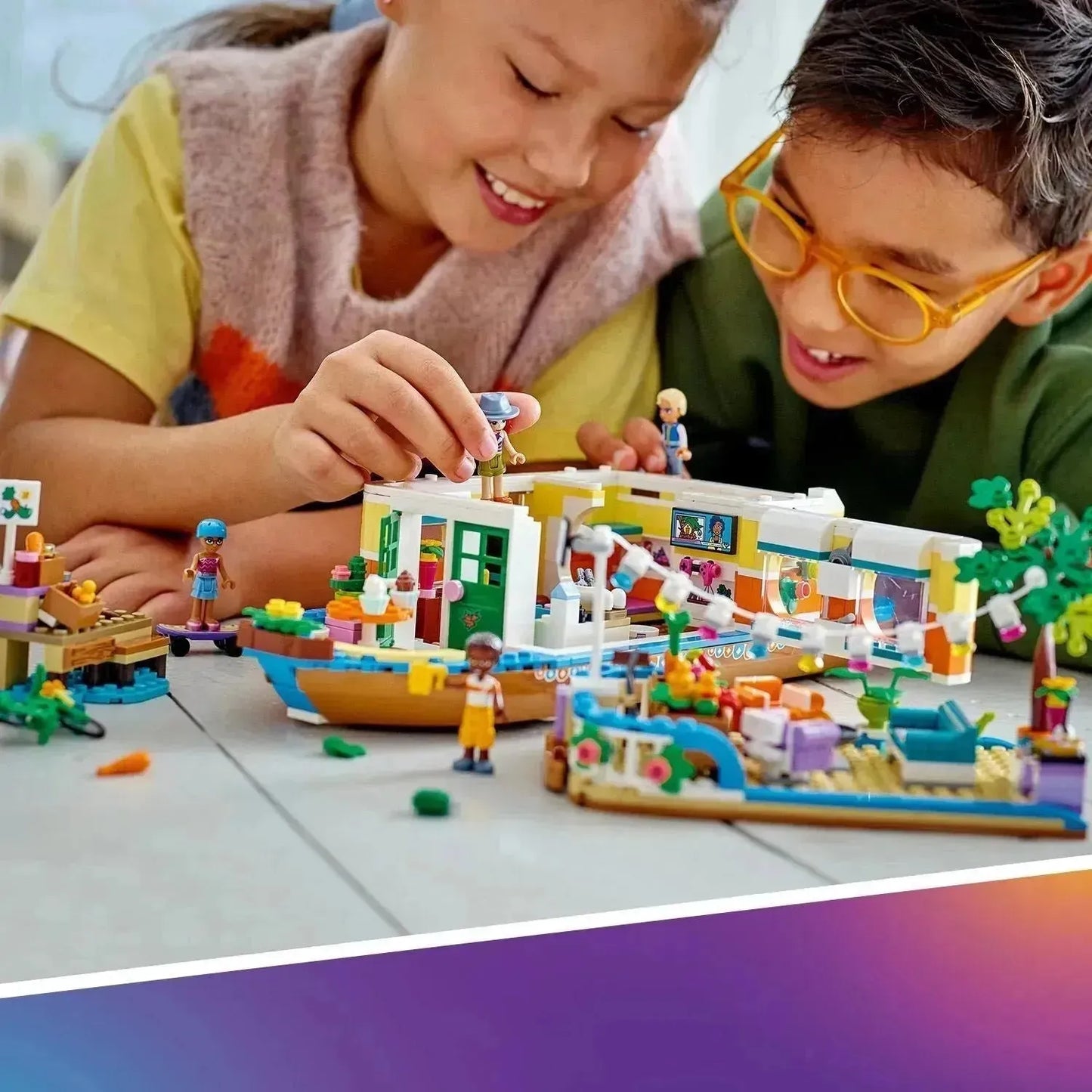 LEGO Houseboat on the canal 41702 Friends