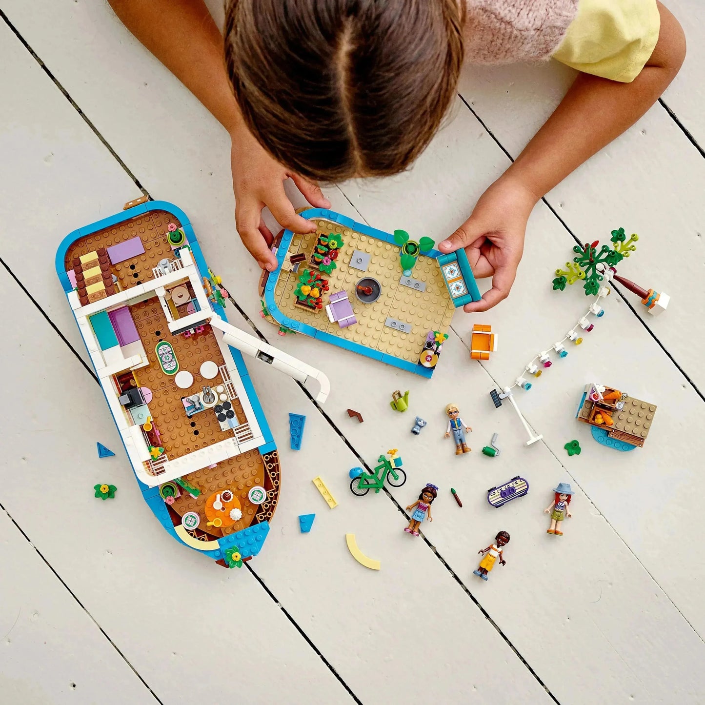LEGO Houseboat on the canal 41702 Friends
