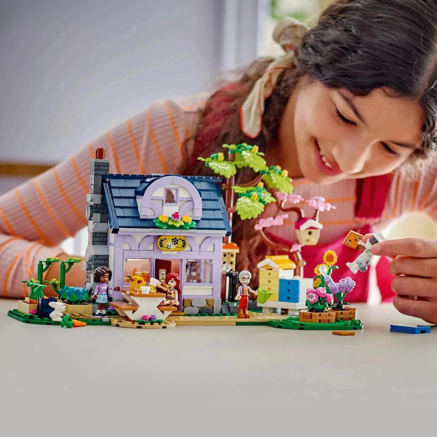 LEGO Bienenhaus und Blumen 42669 Friends
