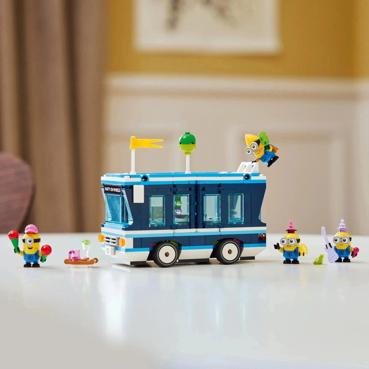 LEGO Minions Musical Party Bus 75581 Minions