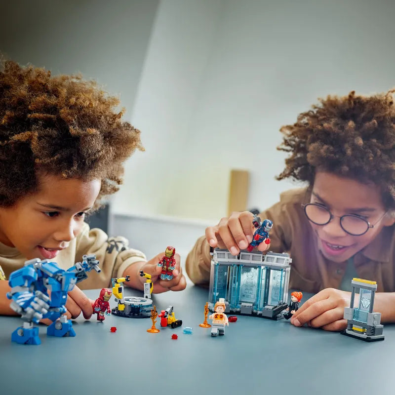 LEGO Iron Mans Labor: Rüstungsraum 76315 Superhelden (Vorbestellung: April)