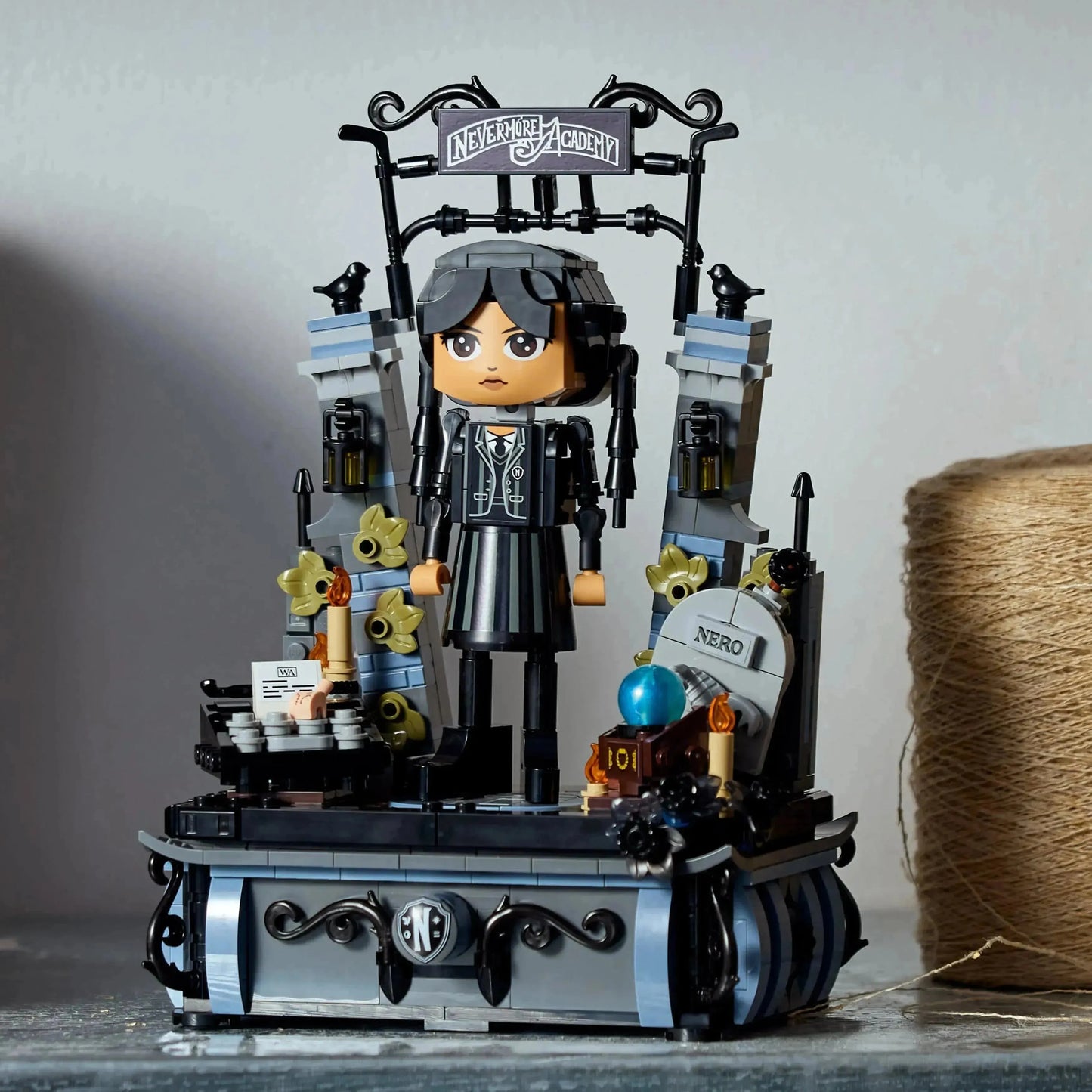 LEGO Wednesday Addams Figur 76780 Mittwoch