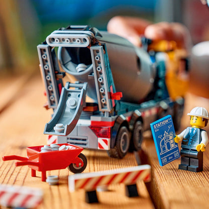 LEGO® City Cementwagen - Groot Bouwvoertuig met 3 Minifiguren voor Kinderen Vanaf 7 Jaar - 60478