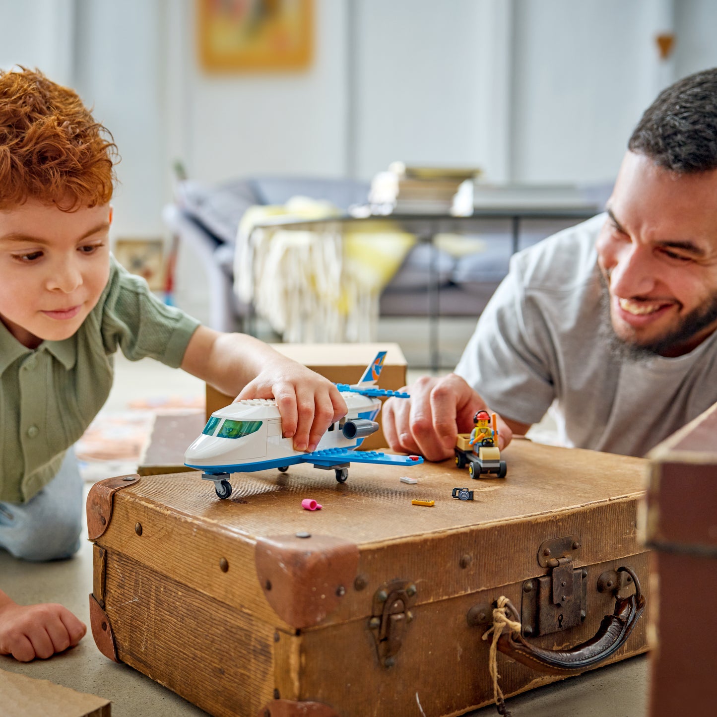 LEGO City Passagiersstoestel - Bouwpakket voor Kinderen met Speelgoed Vliegtuig Model, 4 Minifiguren en Reisaccessoires - Educatieve Set - Cadeau voor Jongens en Meisjes Vanaf 4 Jaar - 60492