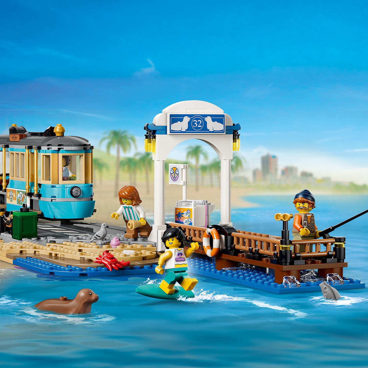 LEGO City Klassieke Strandtram - Bouwpakket voor Kinderen met Spoor, Straatdecor, 5 Minifiguren en 5 Speelgoed Dieren Figuren - Cadeau Voor Jongens en Meisjes Vanaf 7 Jaar - 60506
