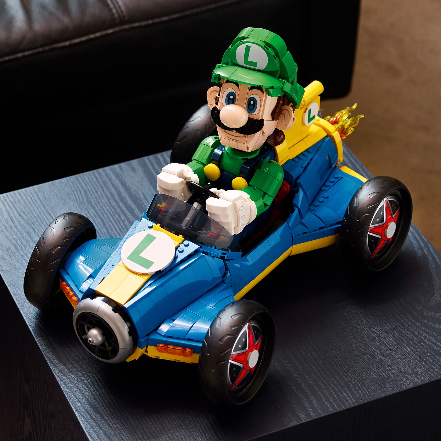LEGO Mario Kart: Luigi en Mach 8 – Nintendo Personage Displayfiguur en Auto Bouwpakket voor Volwassenen – Verzamelbare Gaming Merchandise – Cadeau-idee voor Fans – 72050