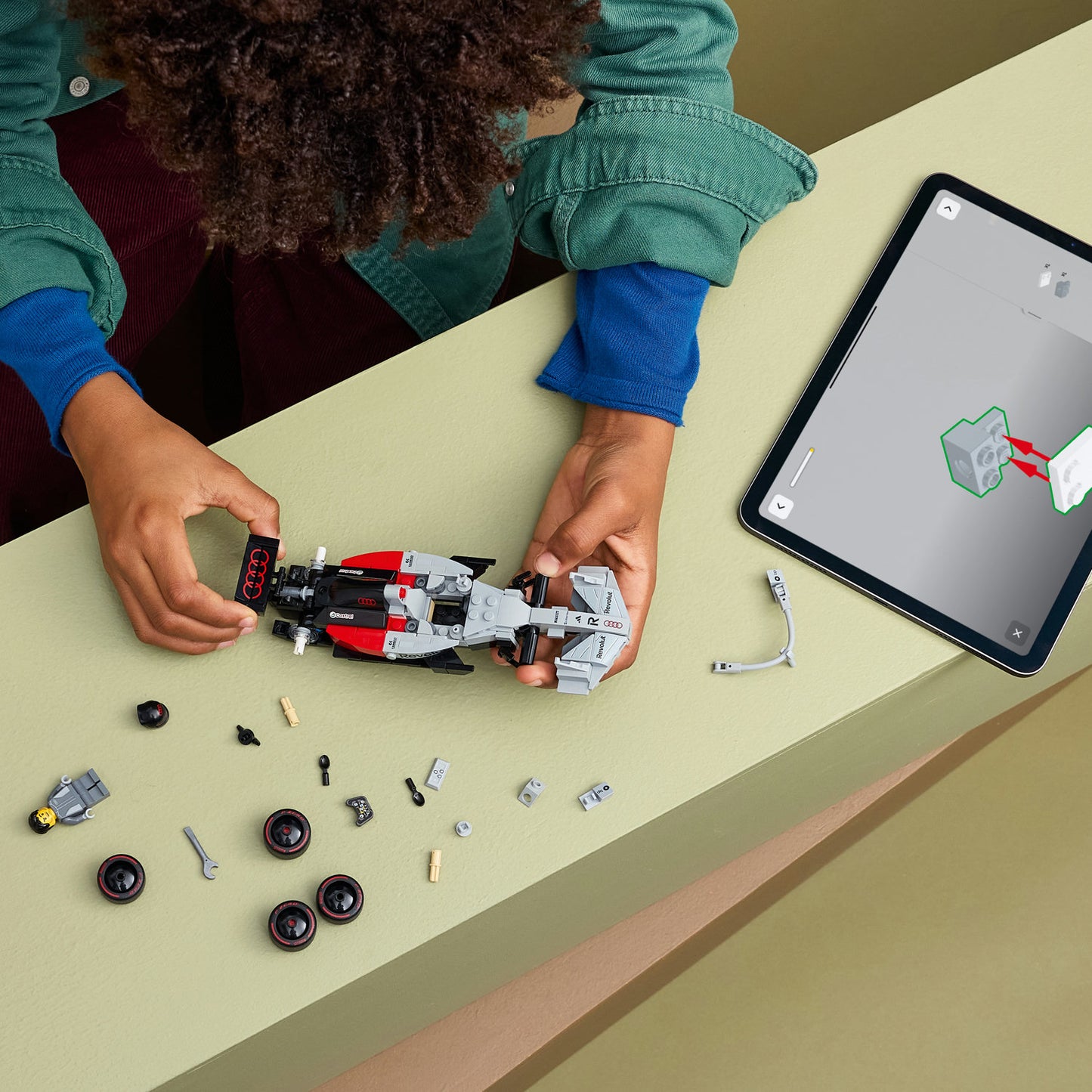 LEGO® Speed Champions Audi Revolut F1® Team R26 Race Car Toy Building Set with 1 Minifigure 77259