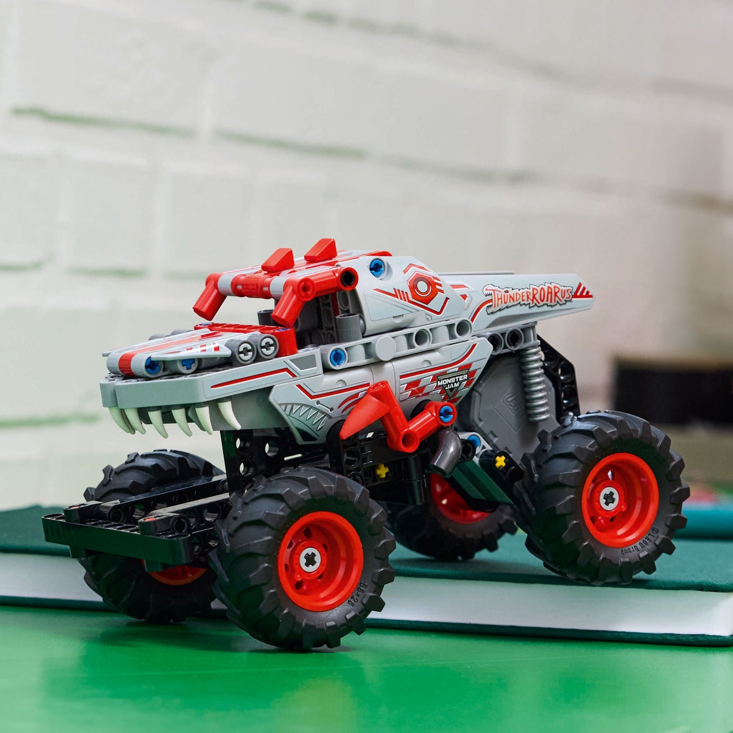 LEGO Monster Jam ThunderROARus 42200 Technic (Pre-Order: January 2025)