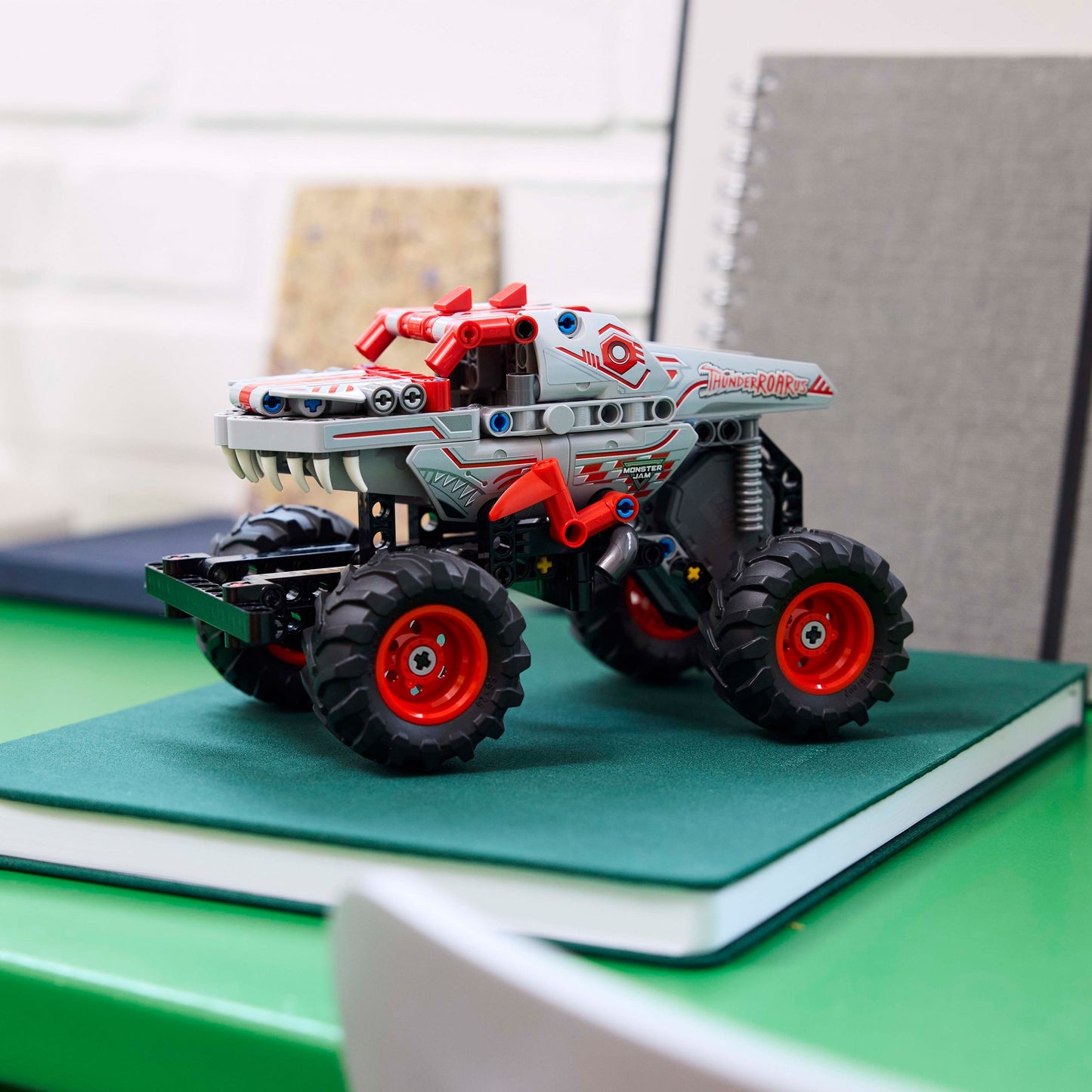 LEGO Monster Jam ThunderROARus 42200 Technic (Pre-Order: January 2025)