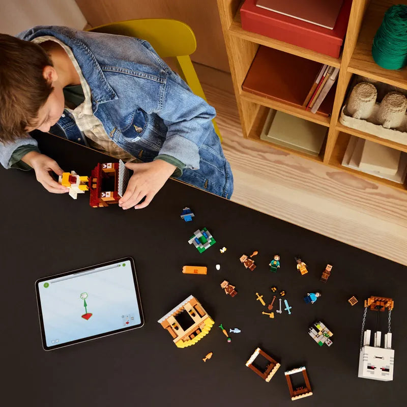 LEGO 21273 (Pre-Order: March 2025)