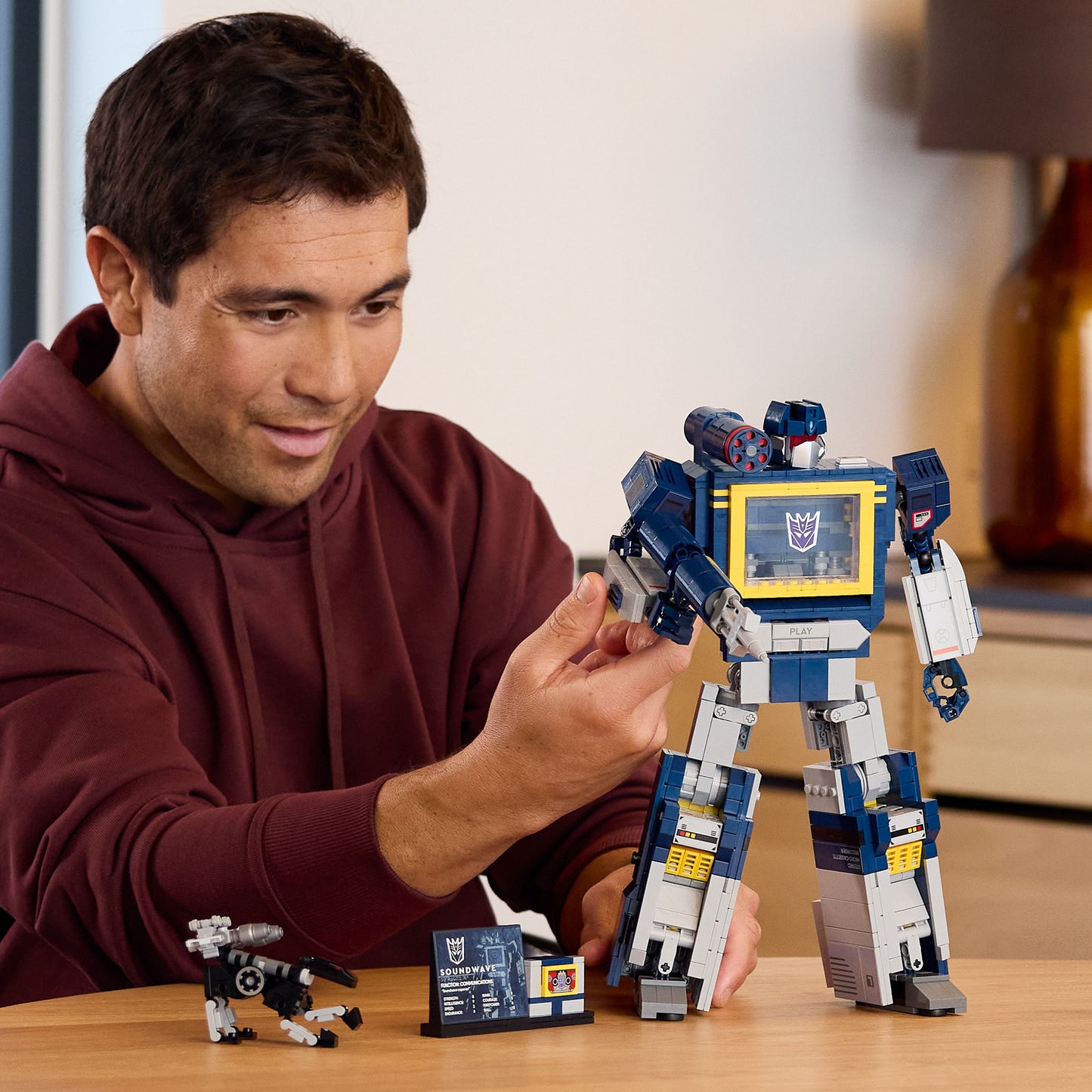 LEGO Transformers: Soundwave 10358 Icons (Pre-Order: 1 oktober)