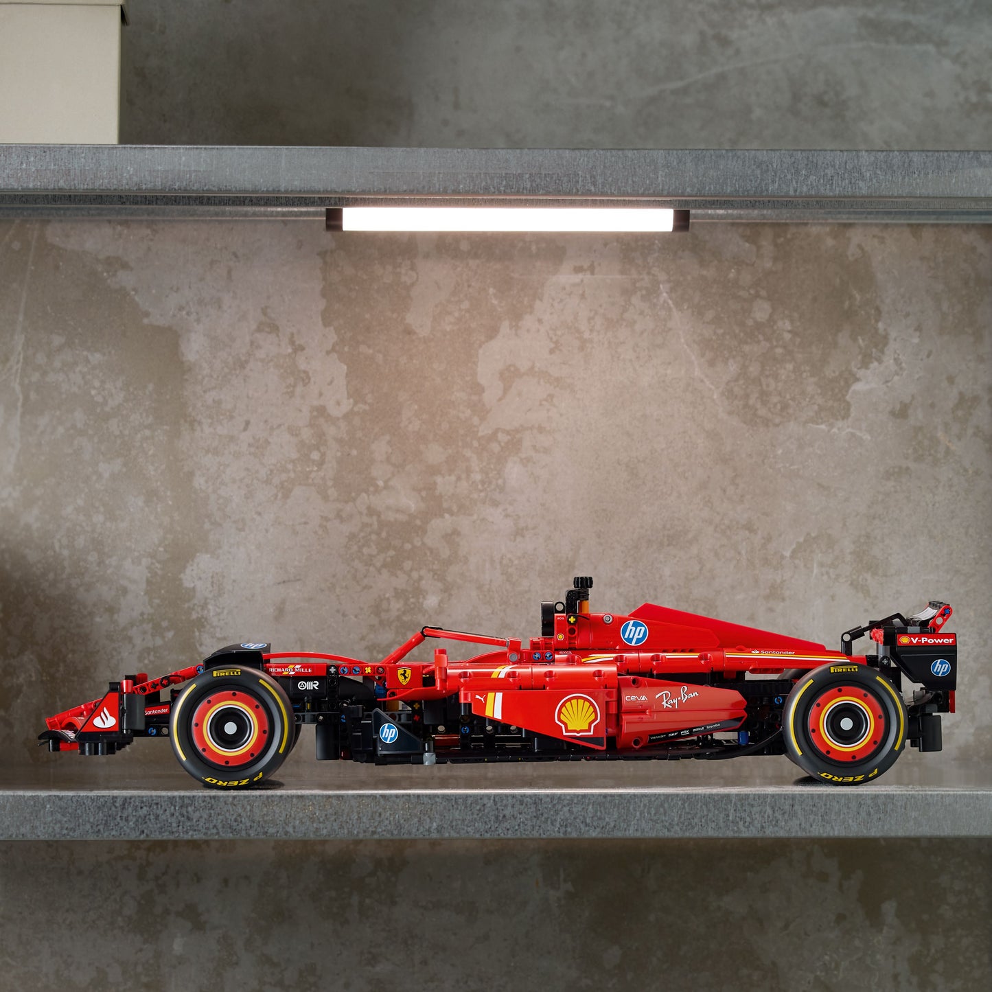 LEGO Formule 1 auto 42207 Ferrari SF24 Technic