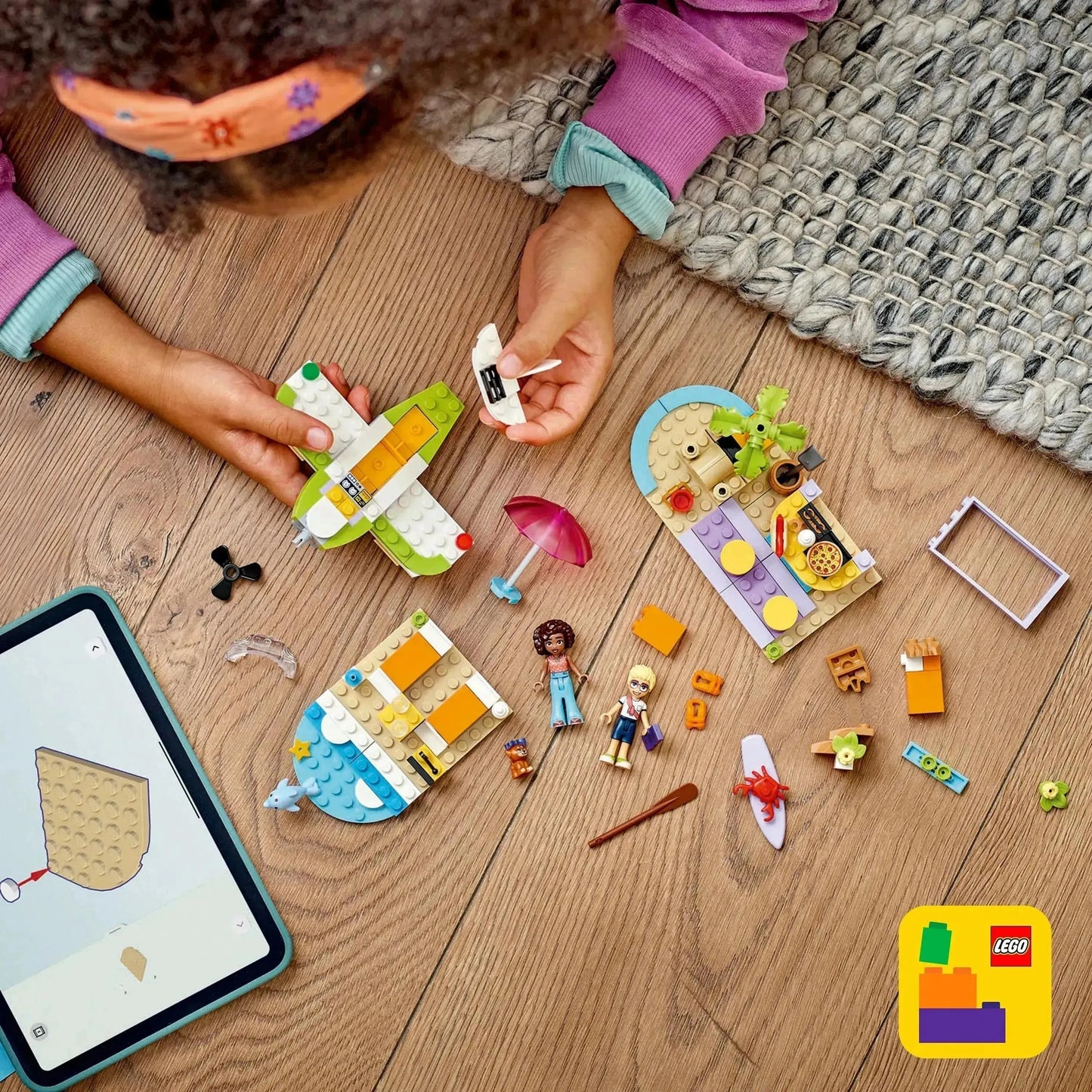 LEGO Creative Beach and Suitcase 42672 Friends (Pre-Order: January 2025)