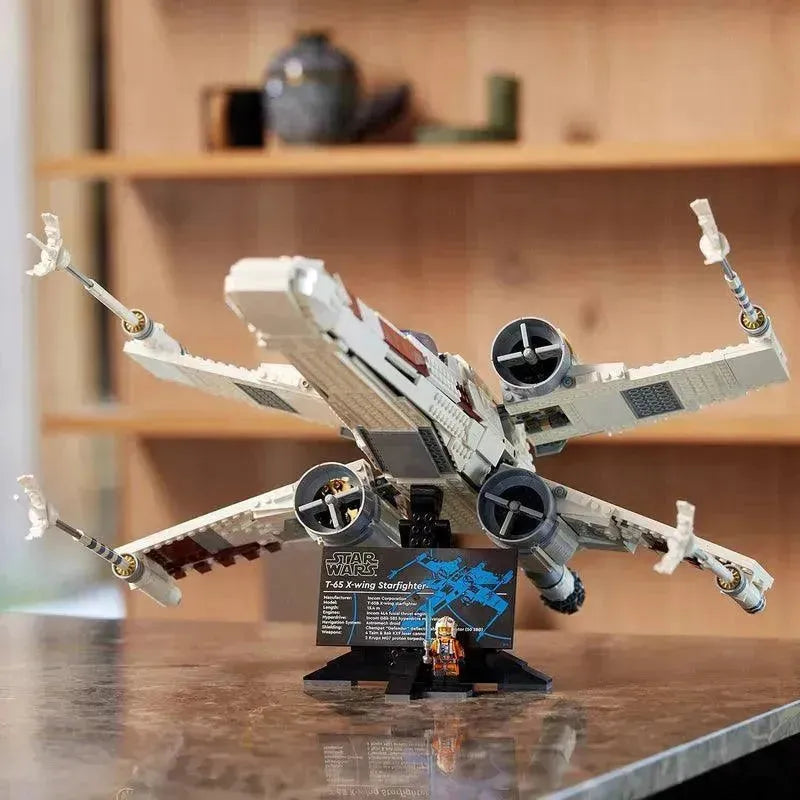 LEGO Luke Skywalker’s X-Wing Fighter 75355 StarWars LEGO STARWARS @ 2TTOYS LEGO €. 234.99